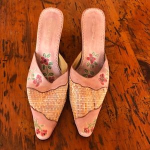 BARELY USED SASHU SIZE 10